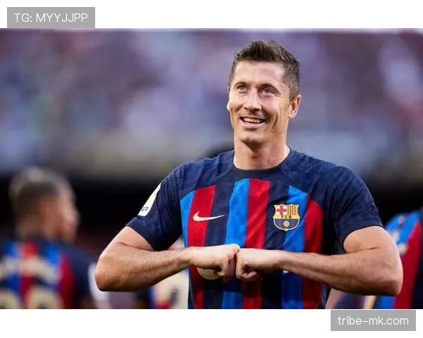 莱万多夫斯基状态持续攀升,奋斗之路铸就足坛巨星传奇 莱万多夫斯基状态持续攀升,奋斗之路铸就足坛巨星传奇