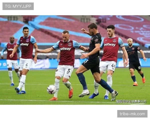 法兰克福本赛季控球能力表现稳健,中场组织效率持续提升 法兰克福本赛季控球能力表现稳健,中场组织效率持续提升