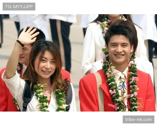 田亮家里泳池能开派对吧，跟明星后院似的，平时人还这么接地气？